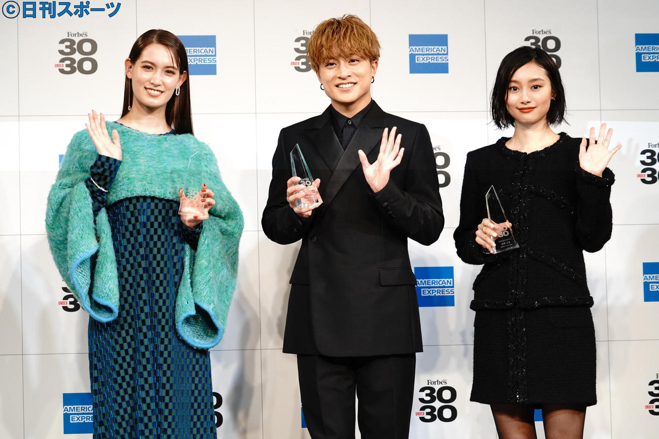Forbes JAPAN 30 UNDER30 2021の受賞式に出席した、左からトラウデン直美、GENERATIONS白濱亜嵐、忽那汐里（撮影・佐藤成）