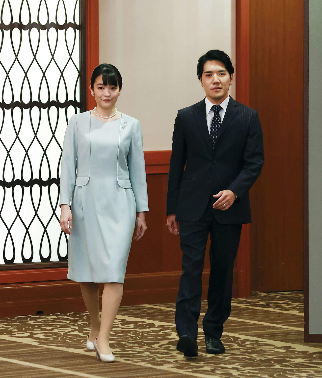 結婚し、記者会見に臨む小室圭さんと眞子さん（代表撮影）