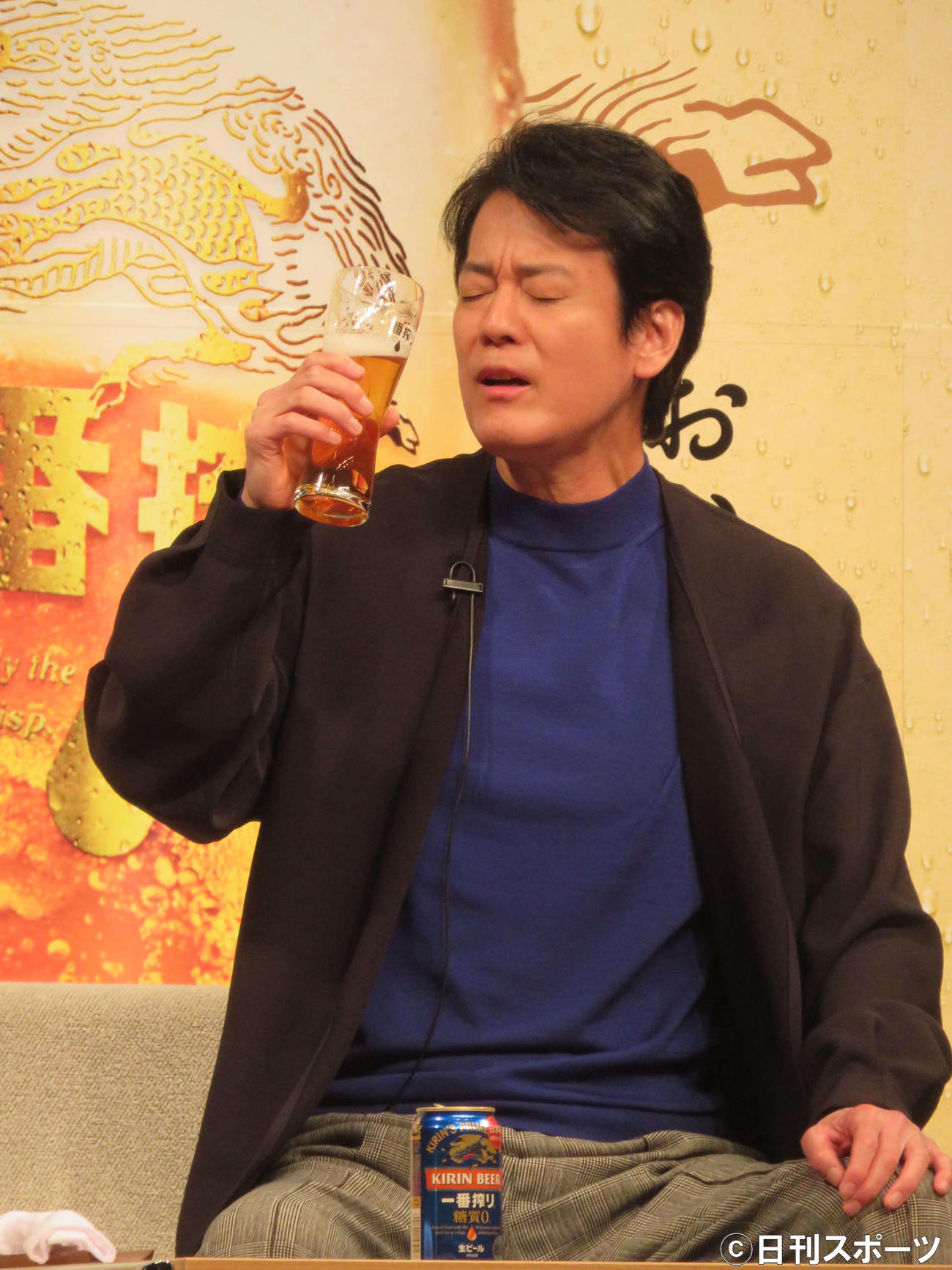 キリン「『一番搾り　糖質0』早くも売り上げ2億本！！　生誕祭」でビールを飲み、うまさに声を絞り出す唐沢寿明（撮影・村上幸将）