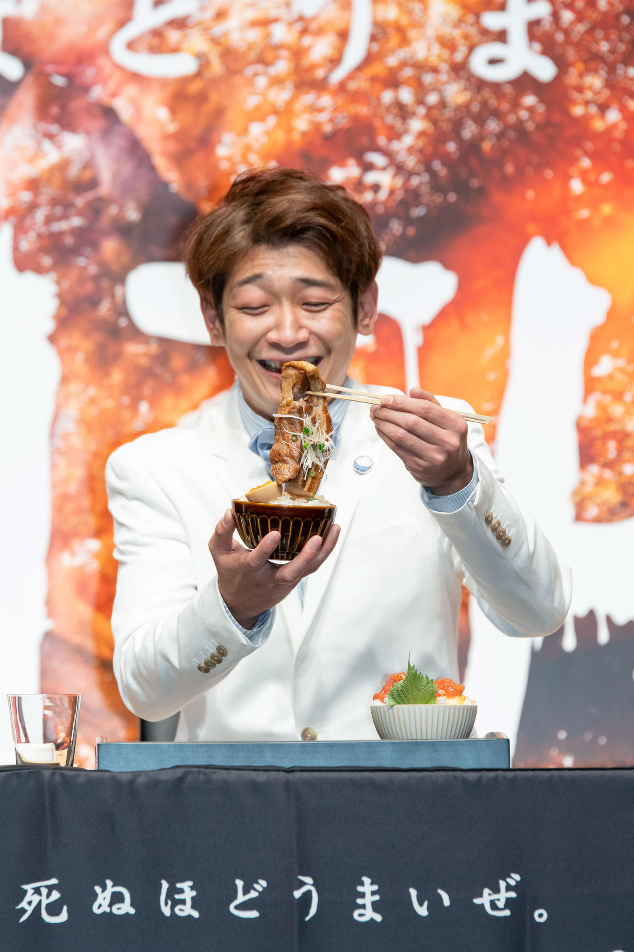 豚バラ肉のDEATH丼を食べる銀シャリ鰻和弘