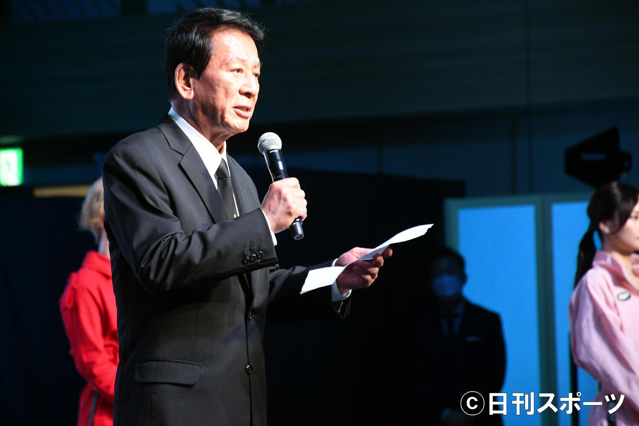 「D．LEAGUE」プレスカンファレンスで薬物撲滅運動について宣言をする杉良太郎（撮影・大友陽平）