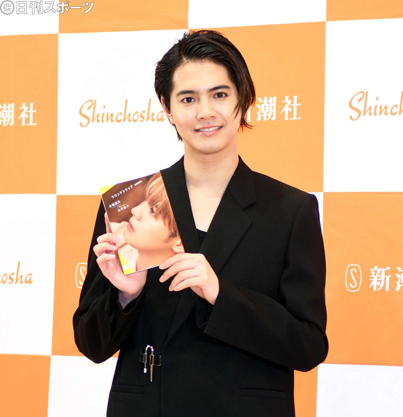 初の著書「ラウンドトリップ　往復書簡」発売記念の取材会を行ったGENERATIONS片寄涼太（撮影・大友陽平）
