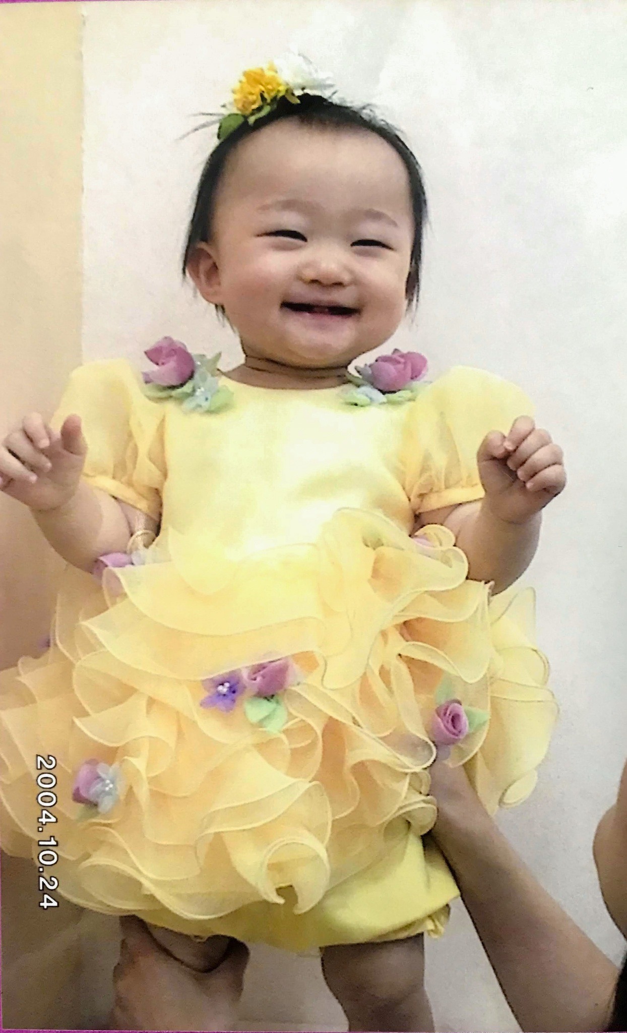 私の赤ちゃんの時の写真です。笑顔は今と変わらないかも