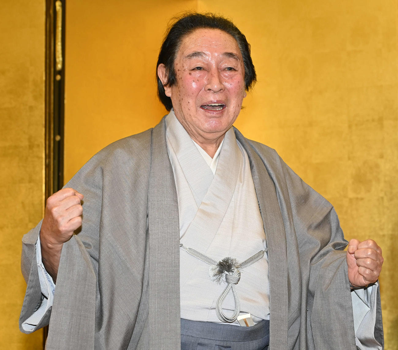 文化勲章を受賞した尾上菊五郎は会見で笑顔を見せる（2021年10月25日撮影）