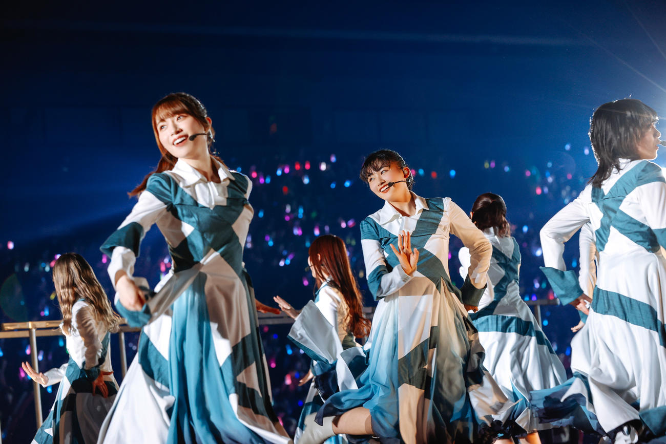 初の全国ツアー千秋楽でパフォーマンスする櫻坂46　撮影／上山陽介