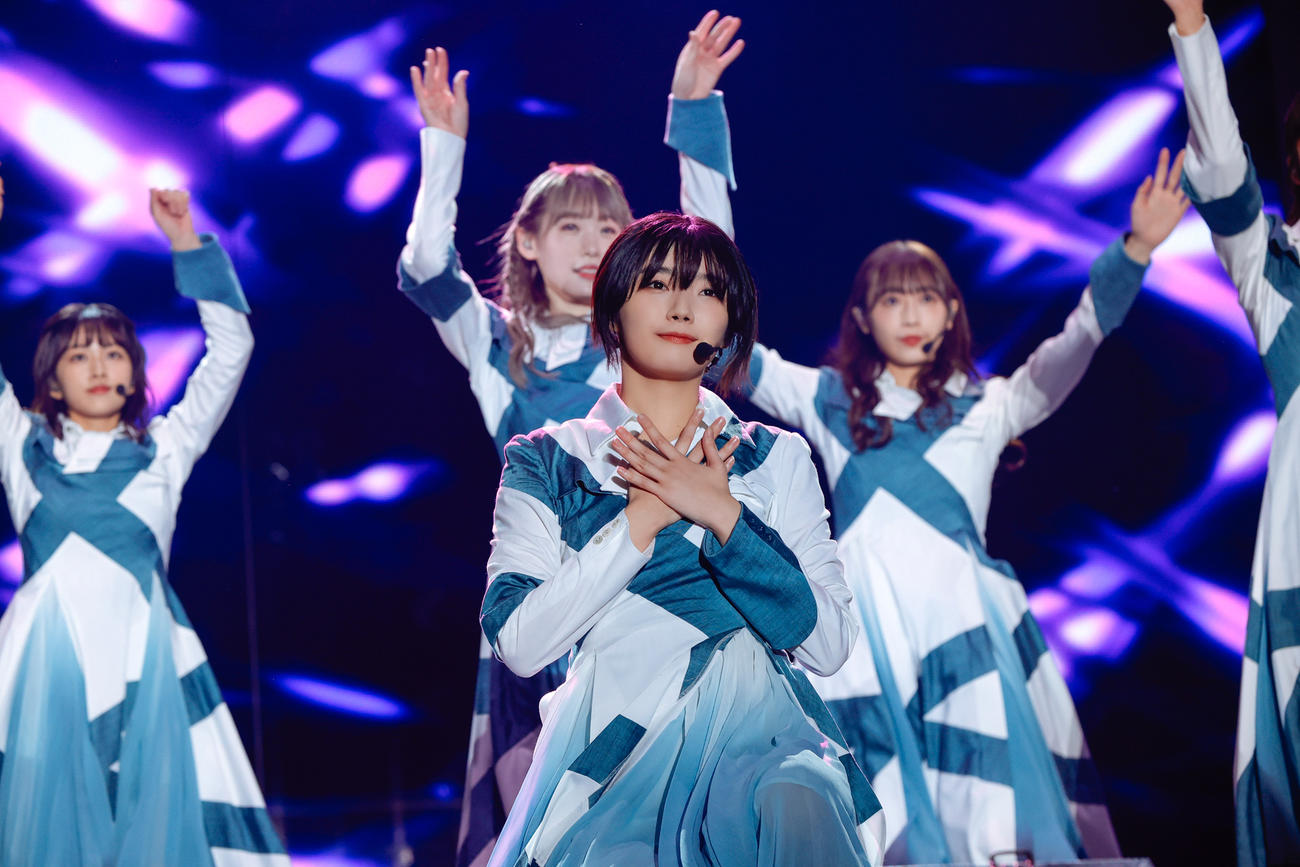 初の全国ツアー千秋楽でパフォーマンスする櫻坂46　撮影／上山陽介