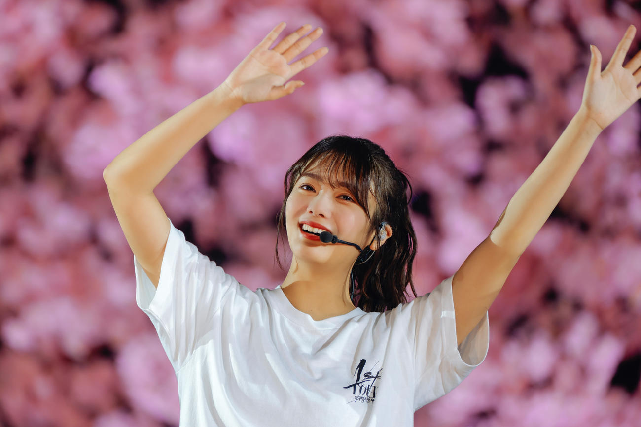 初の全国ツアー千秋楽でパフォーマンスする櫻坂46　撮影／上山陽介