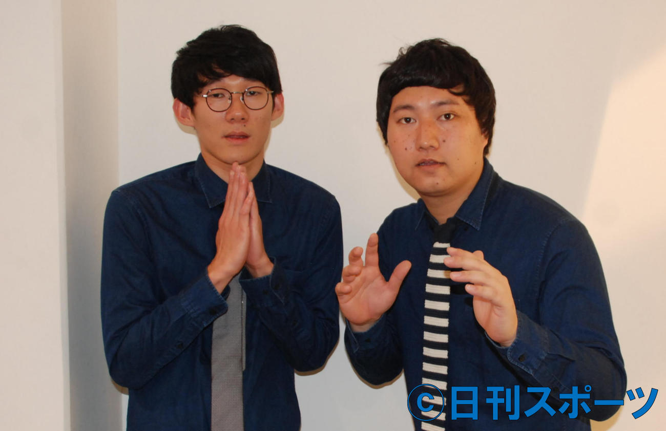 ロングコートダディの堂前透（左）と兎（2018年5月撮影）