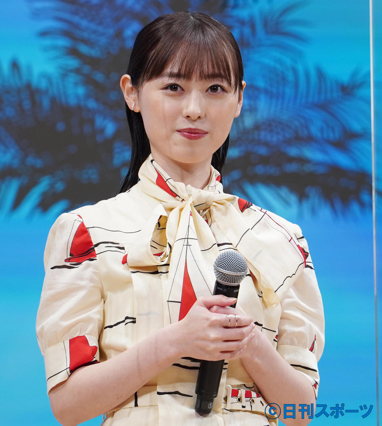 アニメ映画「フラ・フラダンス」完成披露試写会に登壇した福原遥（撮影・佐藤勝亮）