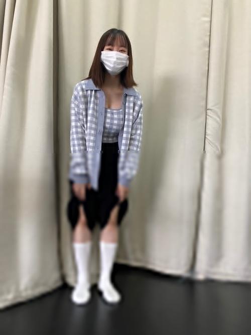 足の短い私が男性の靴下を履くと 今泉佑唯が借り物の白い靴下姿を披露 芸能写真ニュース 日刊スポーツ