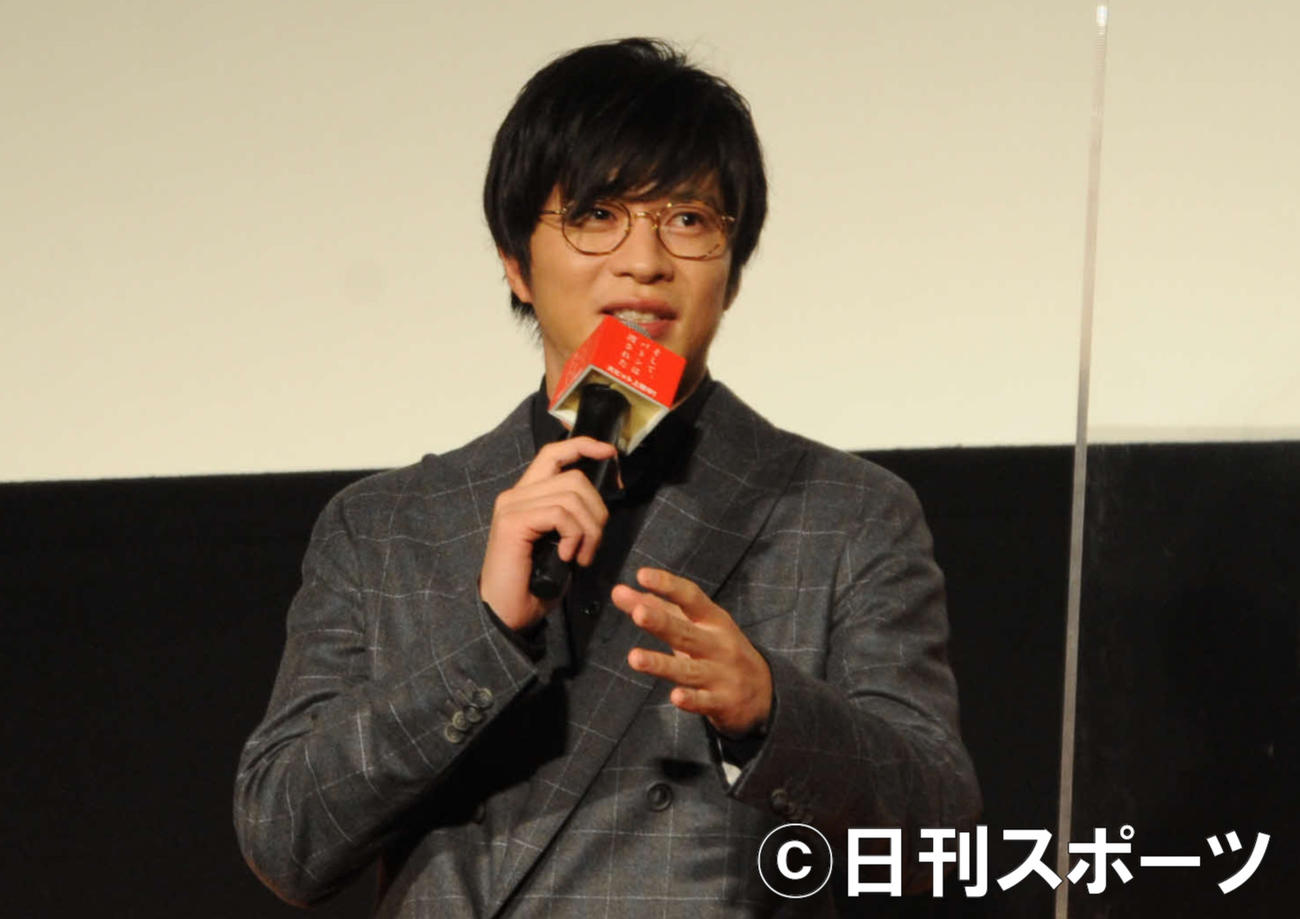 映画「そして、バトンは渡された」の大ヒット御礼舞台あいさつに登壇した田中圭