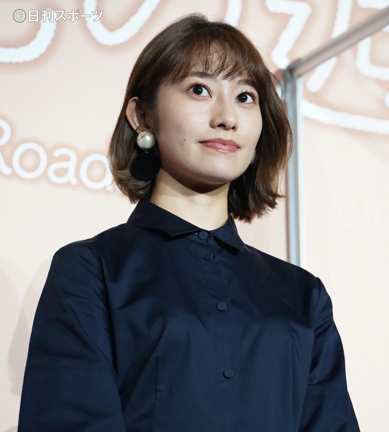 映画「シノノメ色の週末」初日舞台あいさつで、笑顔を見せる桜井玲香（撮影・佐藤勝亮）