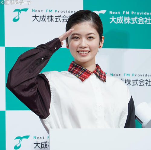 驚いた小芝風花の気配り力 無茶ぶり 敬礼ポーズ も笑顔でｏｋ 芸能写真ニュース 日刊スポーツ