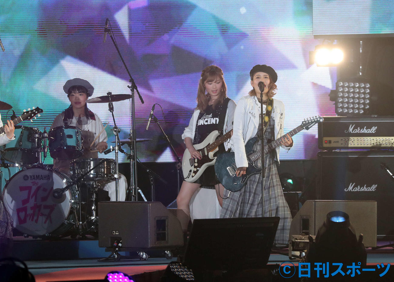 ライブを行うザ・コインロッカーズ（2019年5月撮影）
