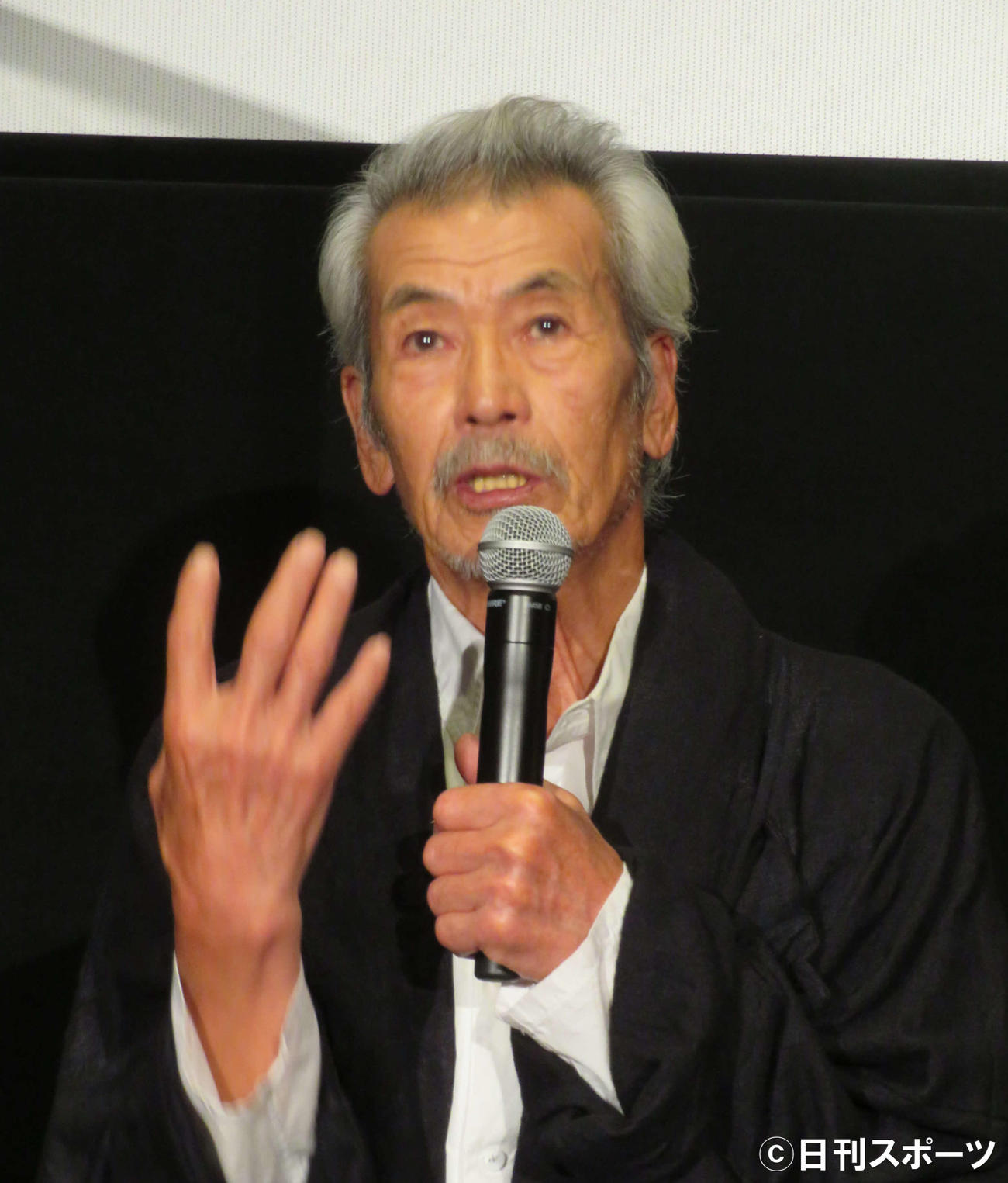 東京国際映画祭で開催された主演映画「名付けようのない踊り」ティーチイン舞台あいさつで語る田中泯（撮影・村上幸将）