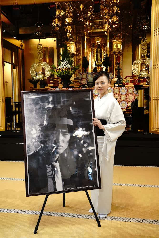 松田優作さんの三十三回忌法要を営んだ施主の妻松田美由紀（写真：渡邊俊夫）