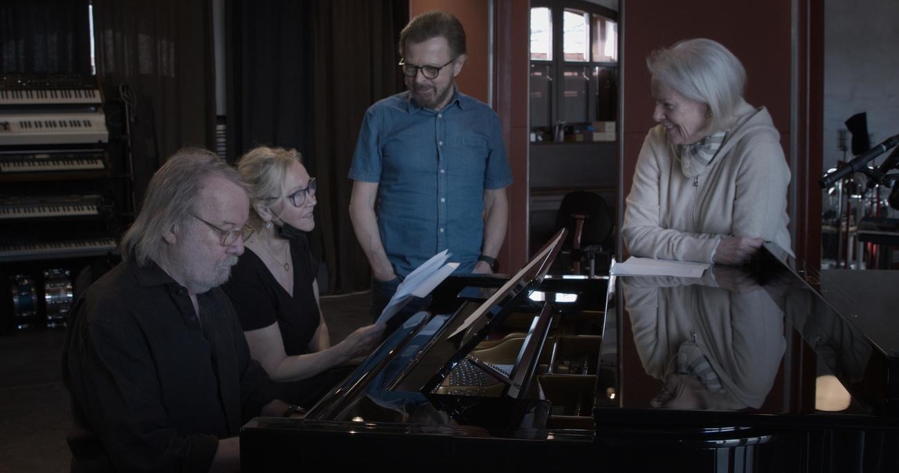 スタジオで曲作りを行うABBA（photo by Ludvig Andersson）