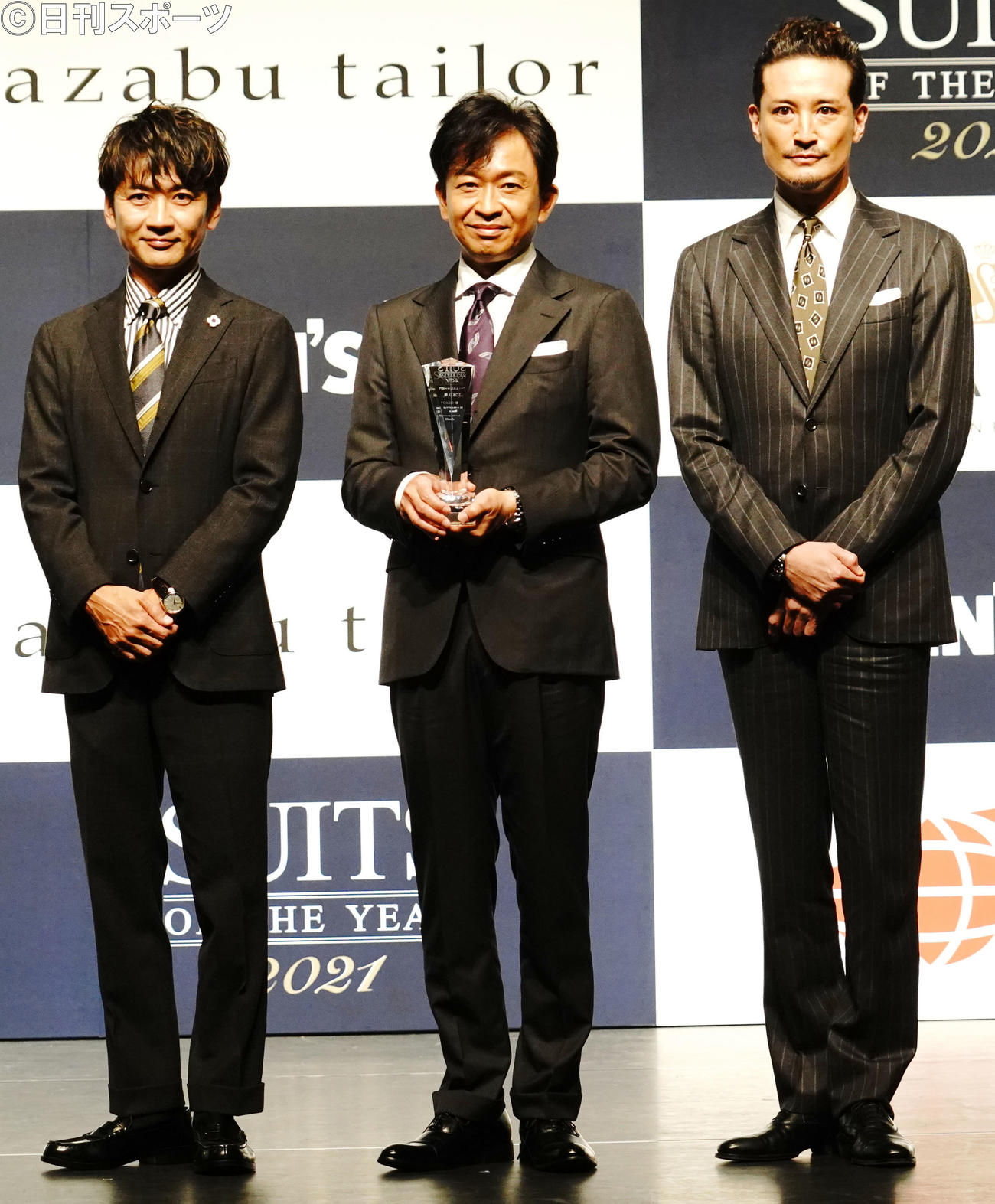 「第4回SUITS OF THE YEAR 2021」授賞式に出席した、左からTOKIO国分太一、城島茂、松岡昌宏（撮影・佐藤成）