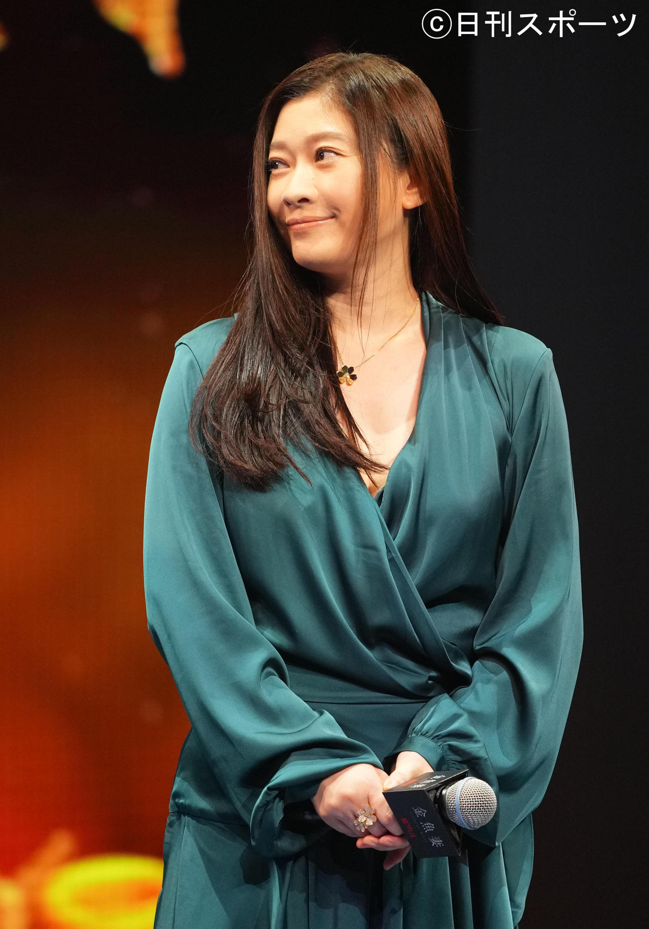 「金魚妻」作品紹介に登場した篠原涼子（撮影・横山健太）