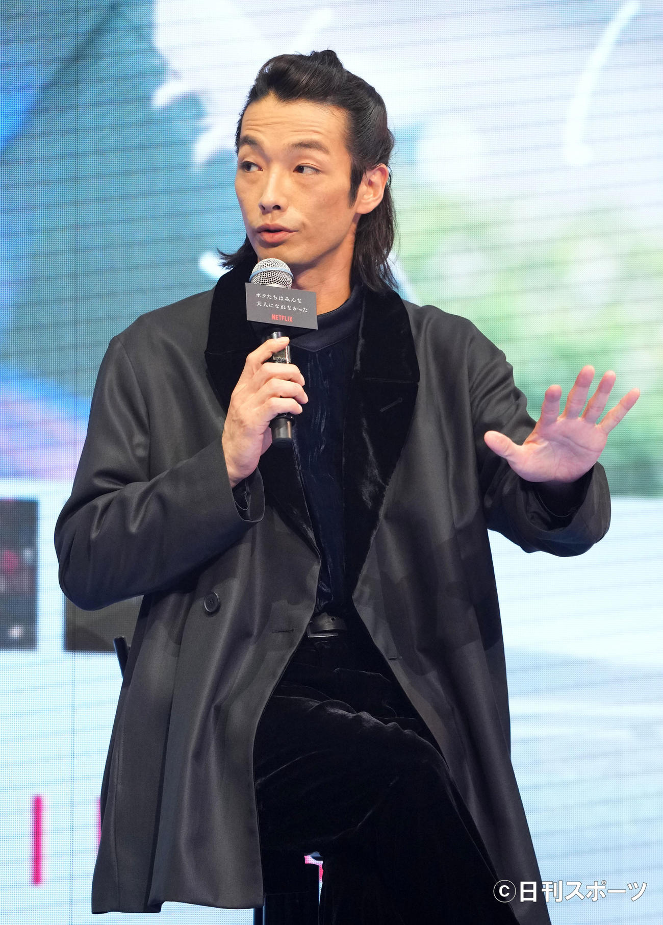 「ボクたちはみんな大人になれなかった」の紹介で作品について語る森山未来（撮影・横山健太）