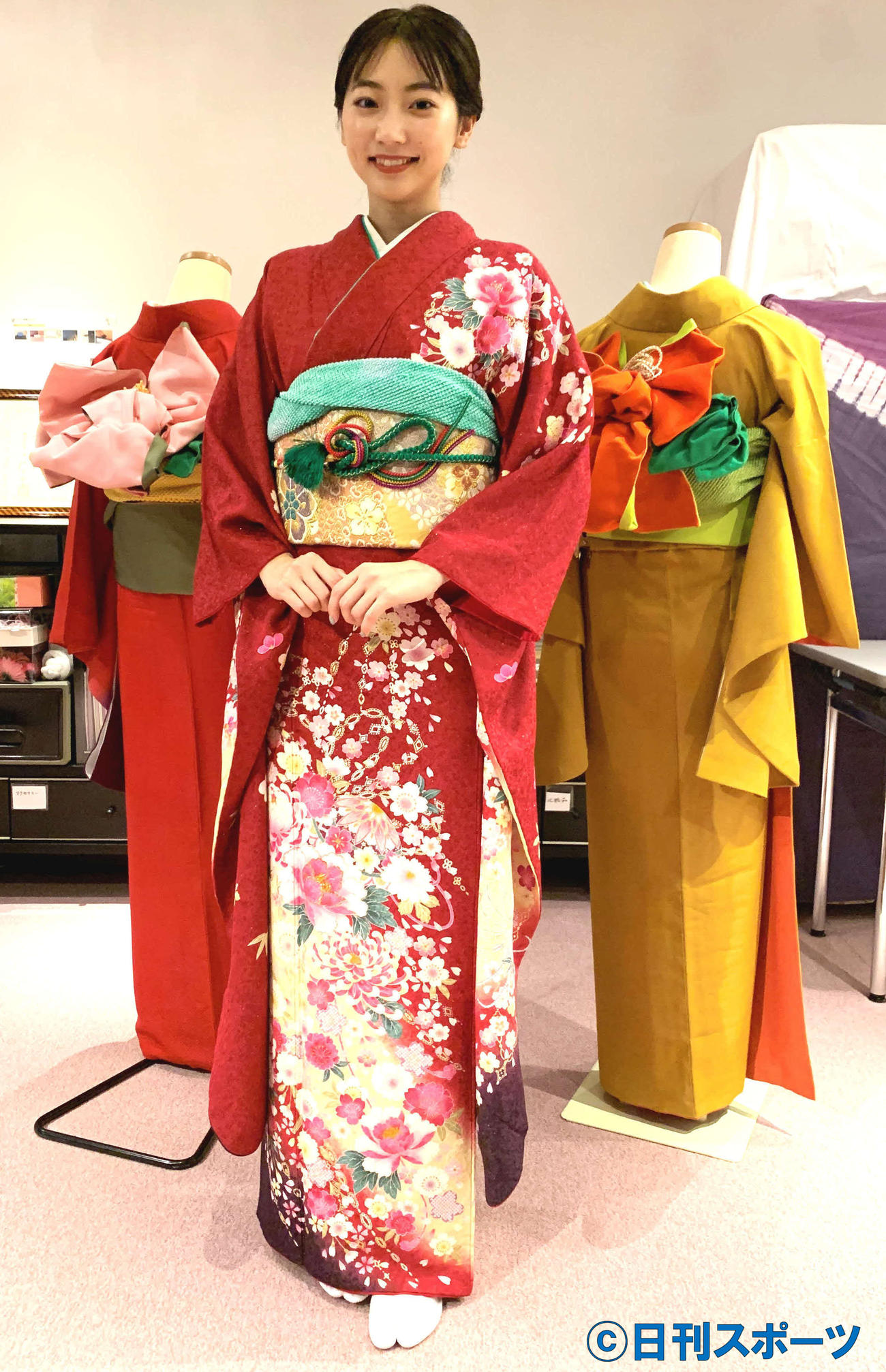 振り袖を着た武田玲奈（撮影・松尾幸之介）