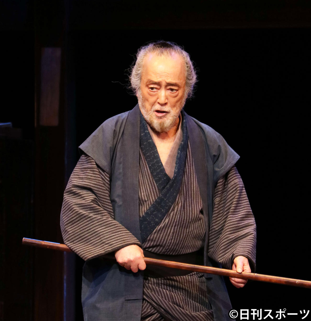 舞台「左の腕」で立ち回りを見せる仲代達矢（撮影・小林千穂）