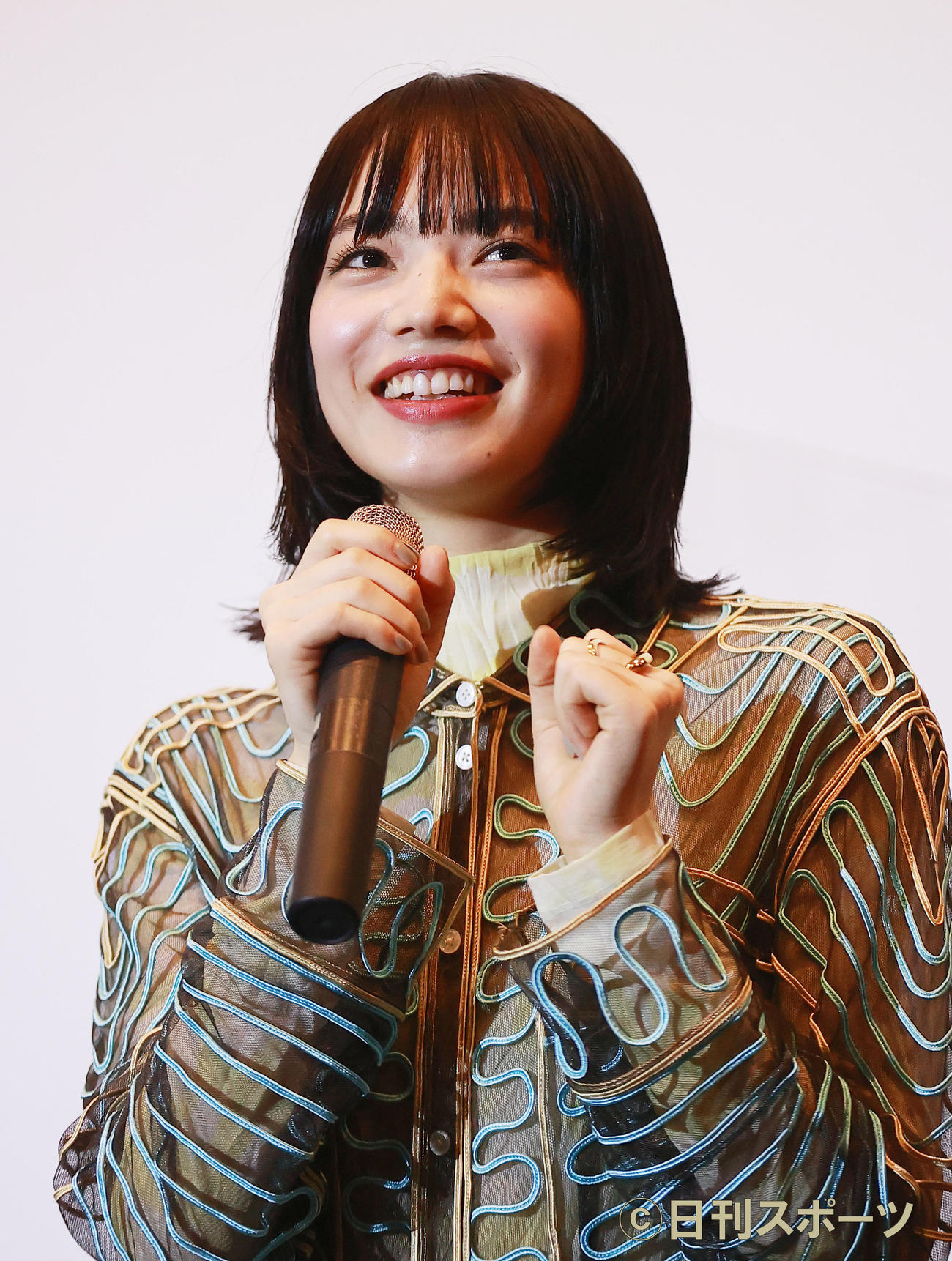 「恋する寄生虫」公開記念舞台あいさつを行った小松菜奈（撮影・野上伸悟）