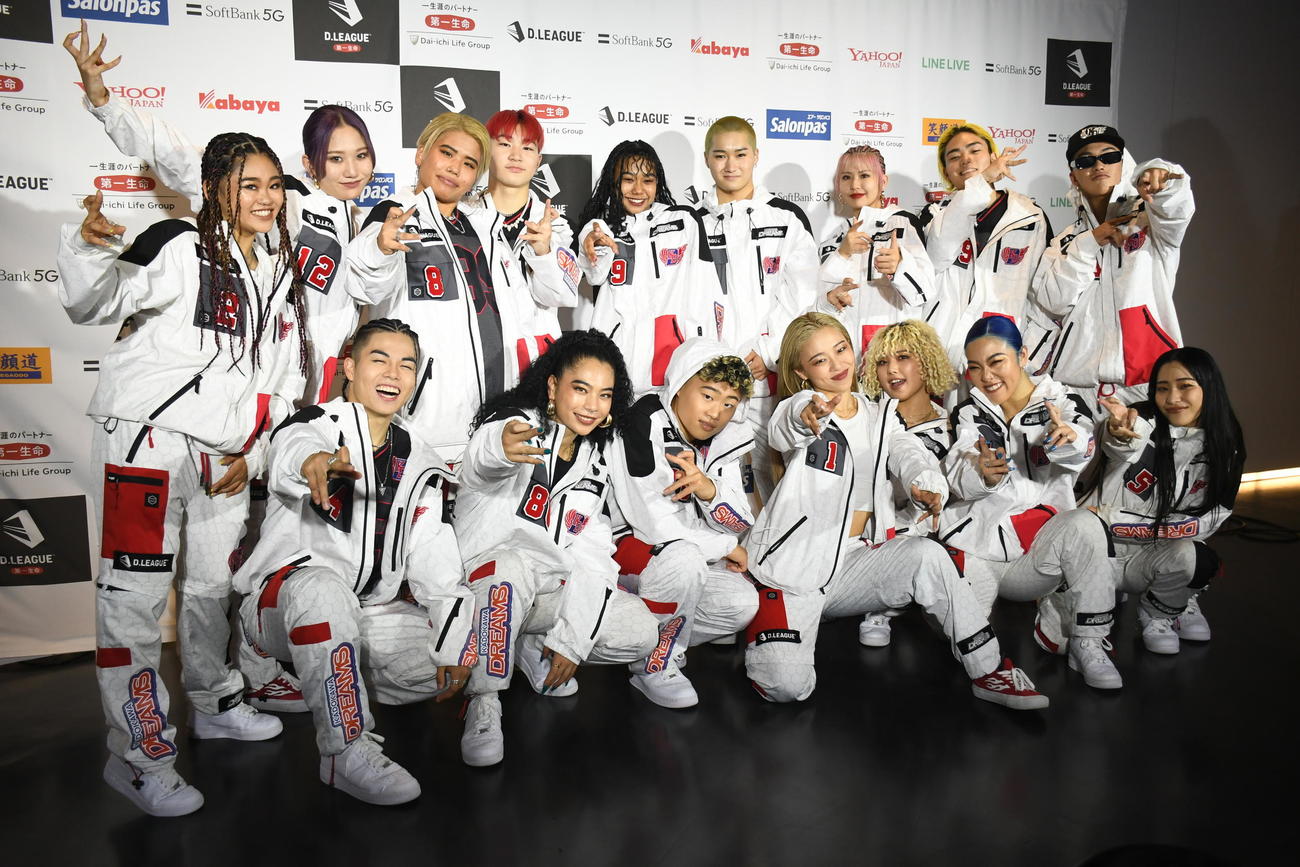 プロダンスリーグ「D．LEAGUE21－22」開幕戦で1位となったKADOKAWA DREAMS（撮影・大友陽平）
