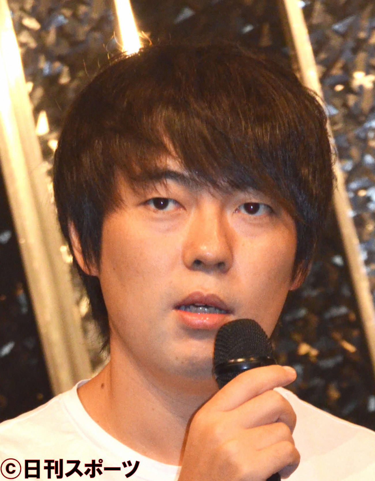 ウーマンラッシュアワーの村本大輔（2016年7月18日撮影）
