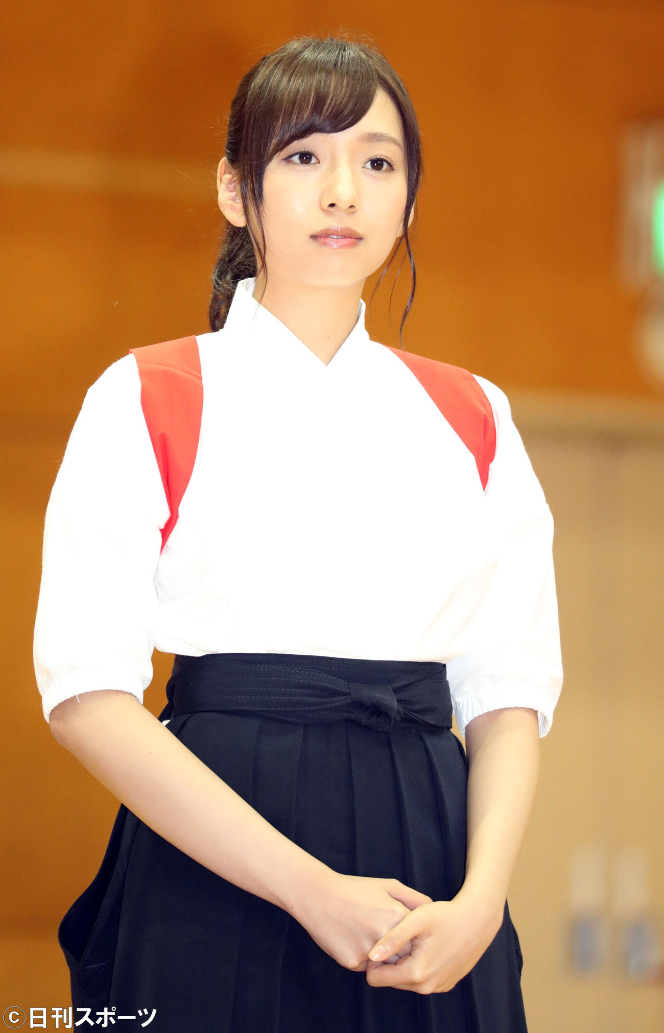 17年4月　舞台「あさひなぐ」のモデル校にサプライズ訪問した乃木坂46新内眞衣