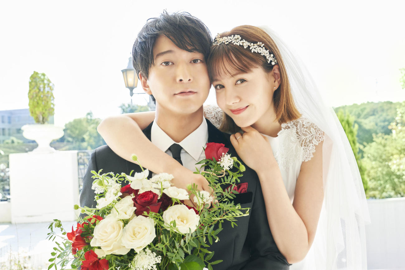 ABEMAの恋愛番組「私たち結婚しました　2」の企画で結婚生活を営む浅香航大とトリンドル玲奈（C）AbemaTV, Inc.