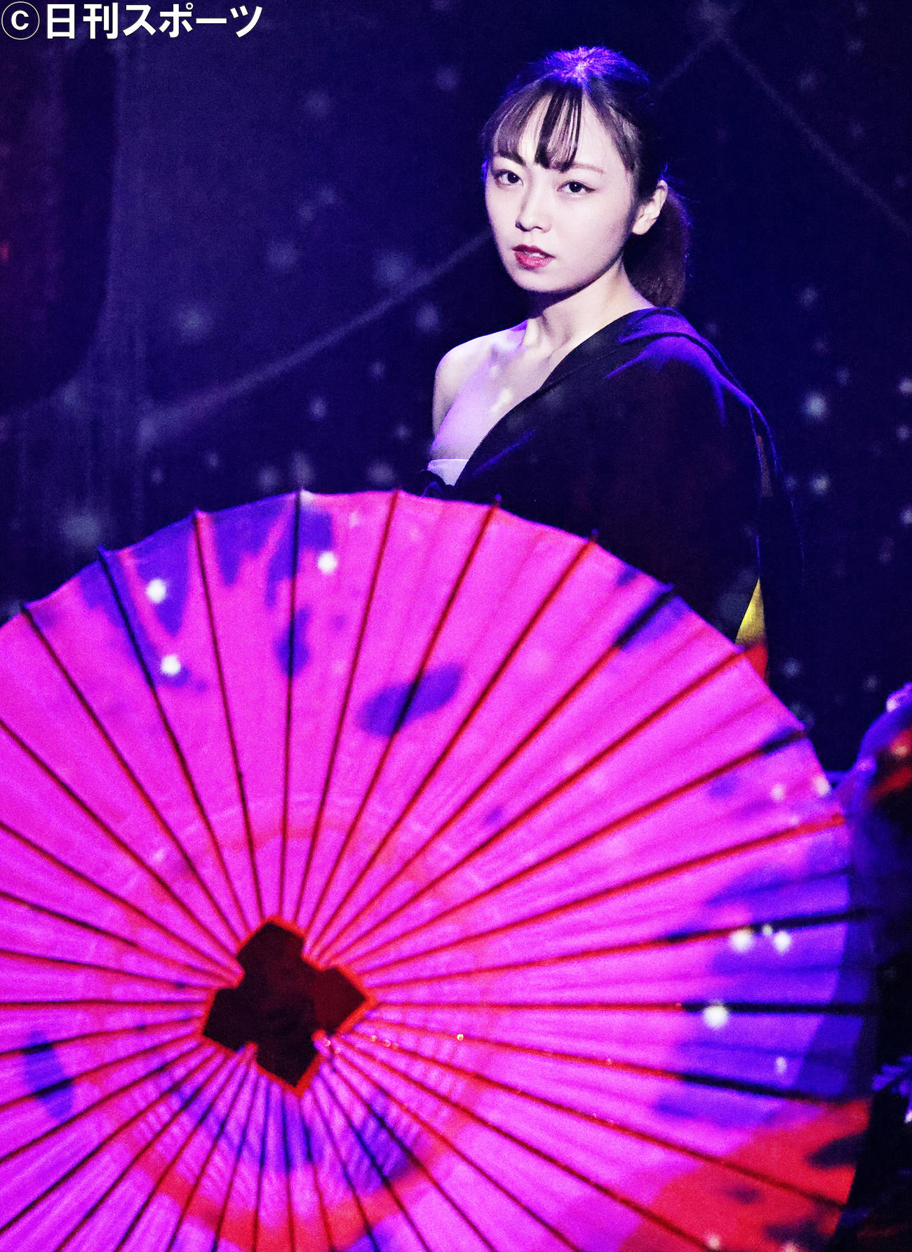 舞台「修羅雪姫」で熱演する今泉佑唯（撮影・中島郁夫）
