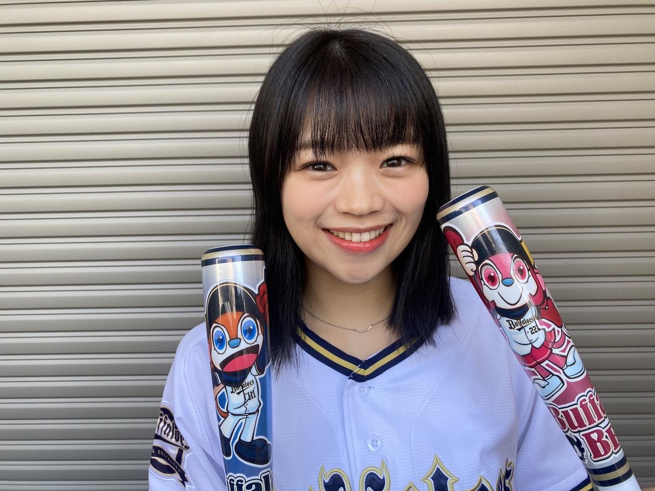 日本シリーズに臨むオリックスにエールを送るラストアイドル岡村茉奈