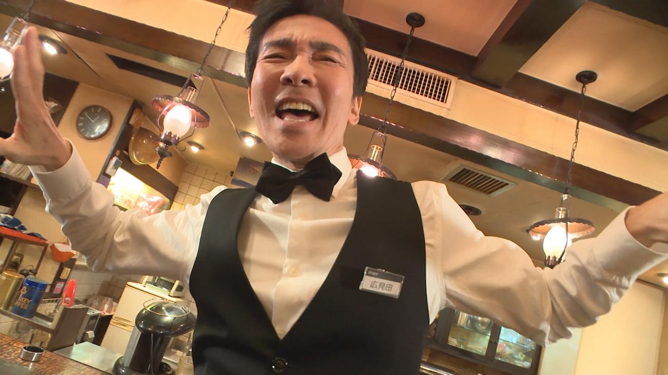 “神店長”広見田豪を演じる郷ひろみ（C）フジテレビ