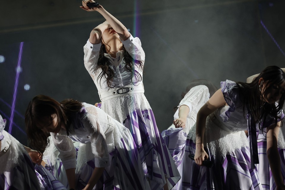 乃木坂46の「真夏の全国ツアー2021」ファイナル公演でパフォーマンスするメンバー