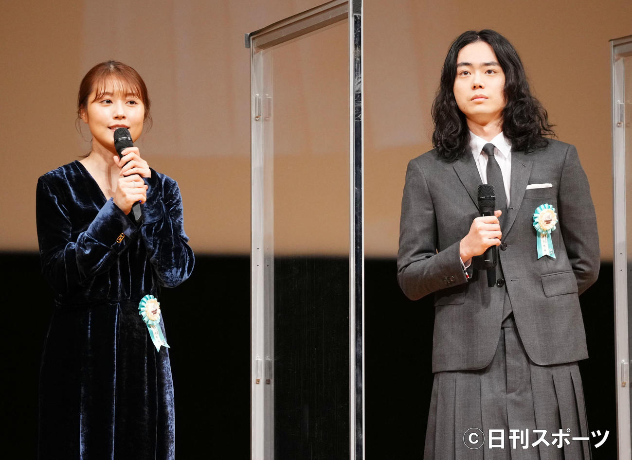 第13回TAMA映画賞で登壇した有村架純（左）と菅田将暉（撮影・横山健太）