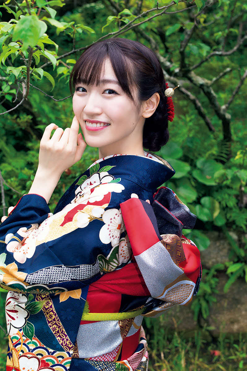 前島亜美の写真集「白群」より