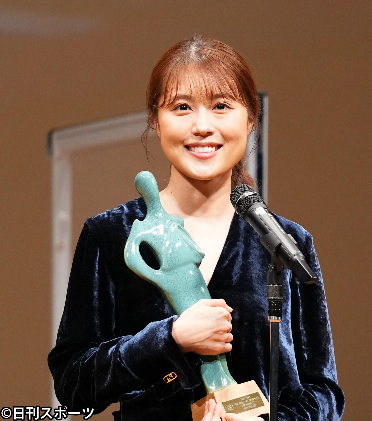 第13回TAMA映画賞で最優秀女優賞を受賞し喜びを語る有村架純（撮影・横山健太）