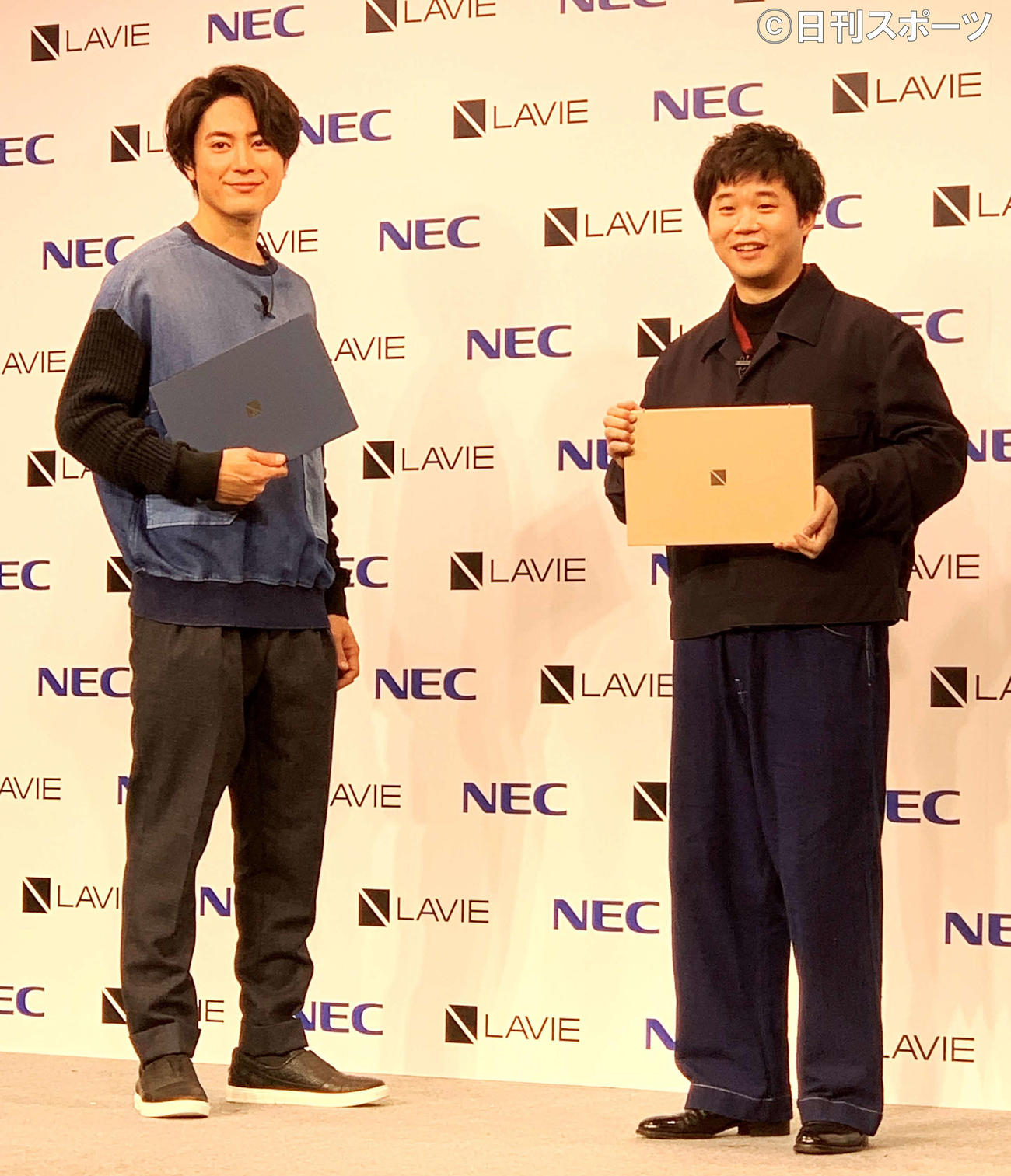 「NEC LAVIE　新CM発表会」に出席した間宮祥太朗（左）と矢本悠馬