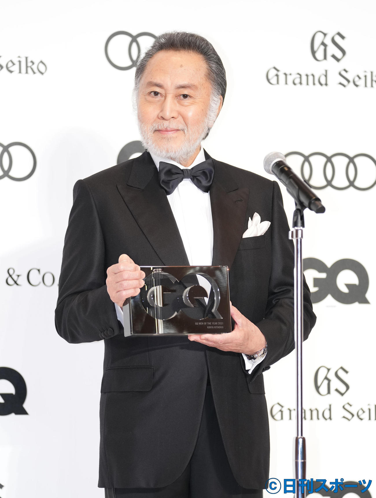 「GQ MEN OF THE YEAR 2021」を受賞し、笑顔でスピーチする北大路欣也（撮影・菅敏）