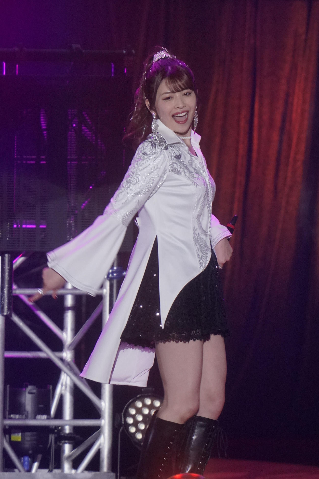 「Juice＝Juice Concert2021～FAMILIA～金澤朋子ファイナル」でJuice＝Juice及びハロー！プロジェクトから卒業した金澤朋子