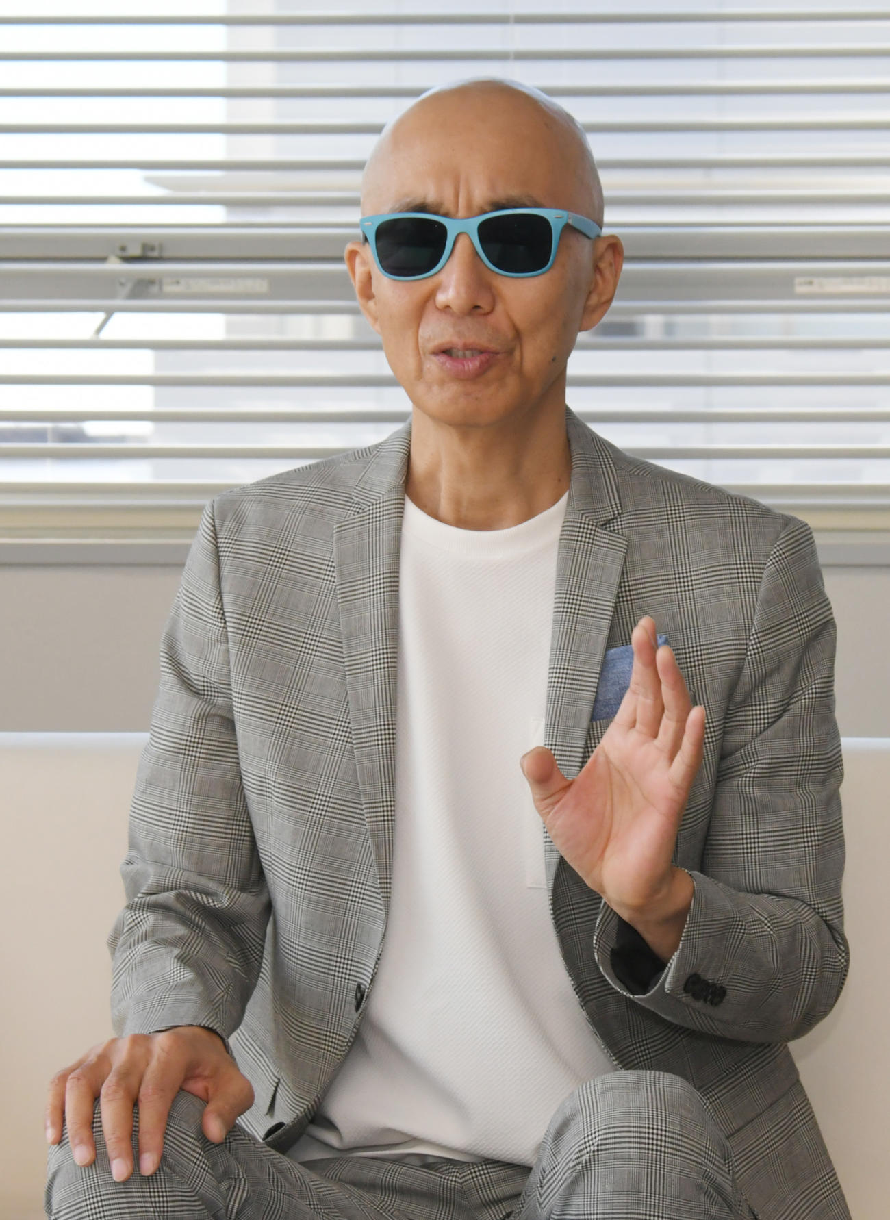 日曜日のヒーロー。ニューアルバムの事、ライブの事、黙々とインタビューに答えるサンプラザ中野くん＝2021年11月4日