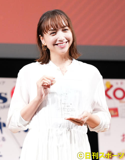豊田エリー ドラマでスーパー塾講師演じる夫柳楽優弥は 娘の教育も熱心 芸能 日刊スポーツ