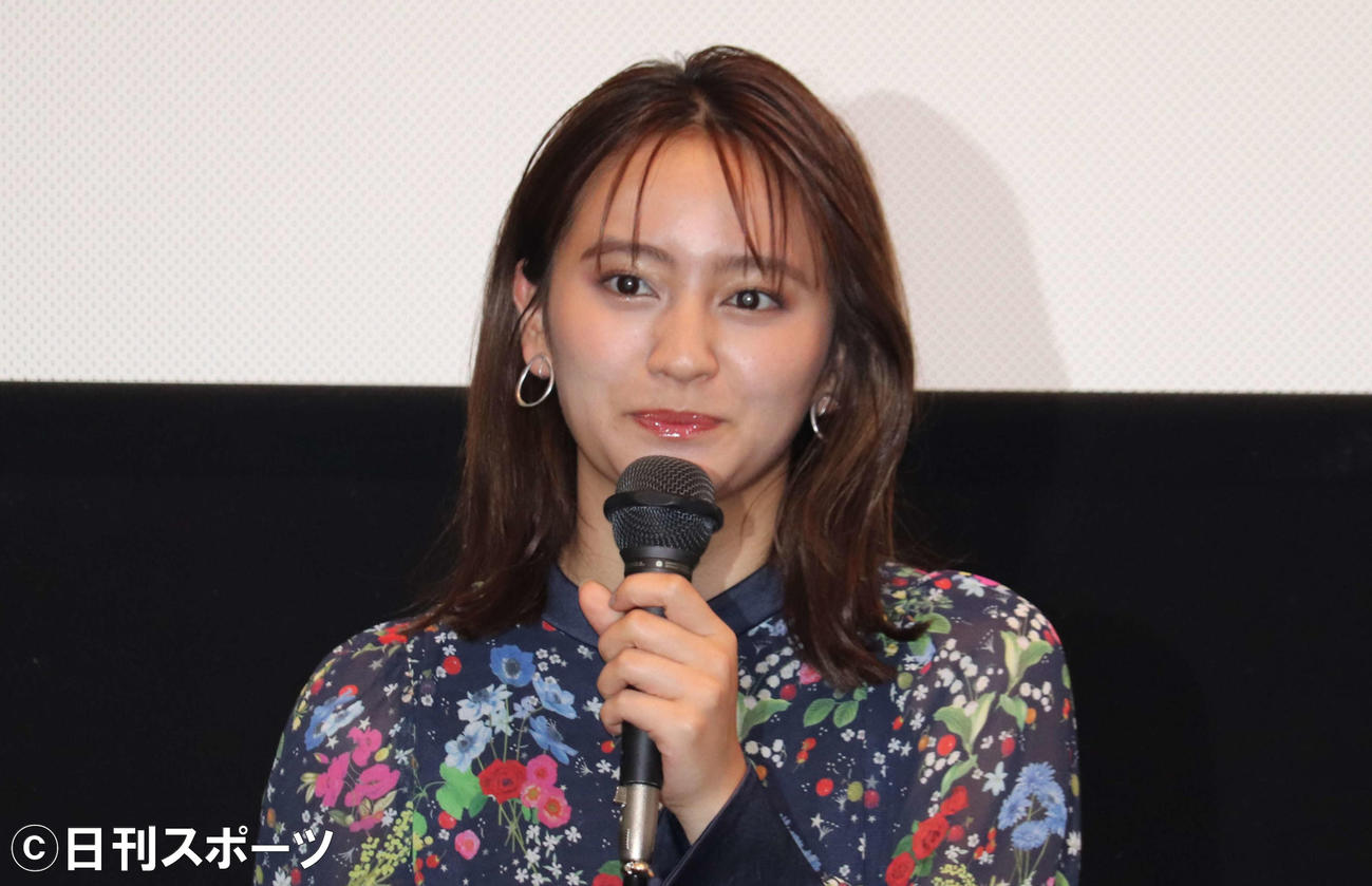 映画「私はいったい、何と闘っているのか」の舞台あいさつに出席した女優岡田結実（撮影・三宅ひとみ）