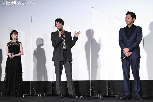 映画「彼女が好きなものは」先行上映イベントでトークする神尾楓珠（中央）。左は山田杏奈。右は今井翼（撮影・滝沢徹郎）