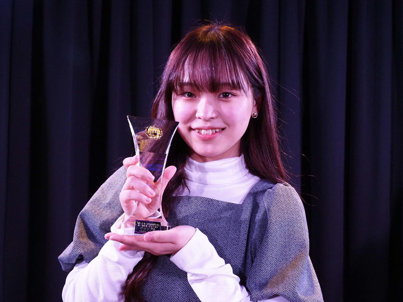 ライバーとファンの絆を歌詞にした楽曲「ぼくとキミのものがたり」の最終ボーカルオーディションでグランプリに輝いたアイドルグループbancessメンバー、レイリ