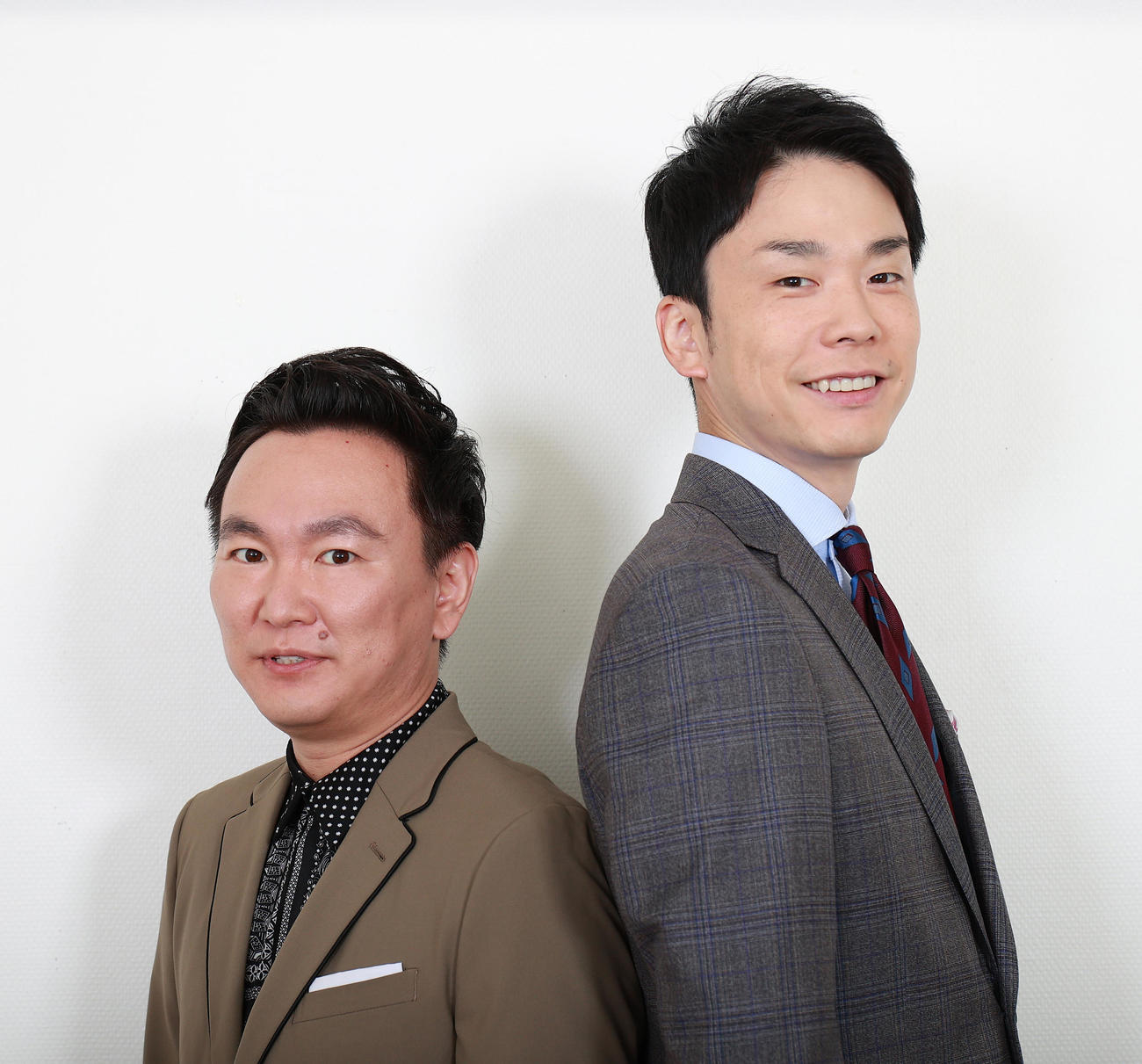 かまいたちの山内健司さん（左）と濱家隆一さん（撮影・野上伸悟）