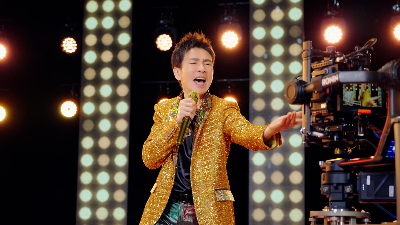 「にしたんクリニック」の新CMに出演する郷ひろみ