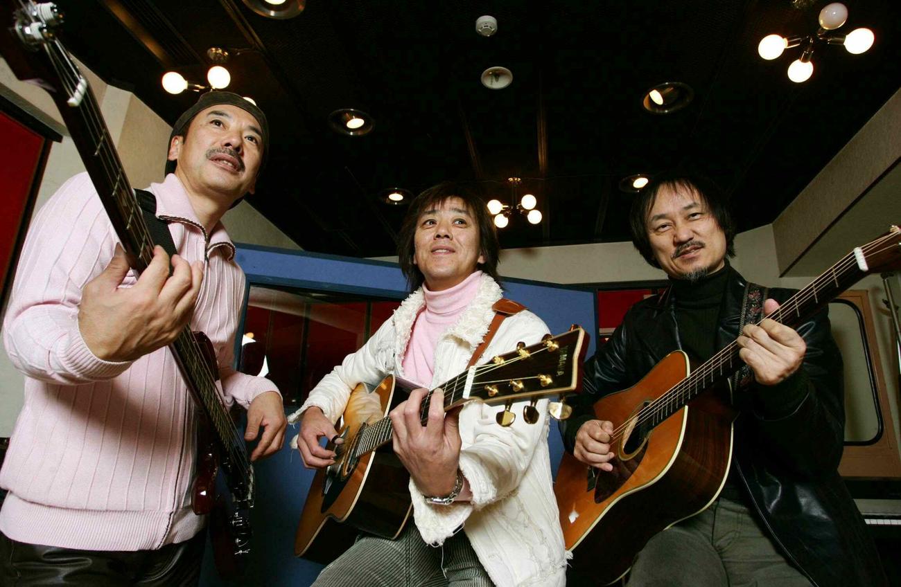 19年ぶりにオリジナル作品をリリースしたNSP。（左から）平賀和人、中村貴之さん、天野滋（2005年01月撮影）