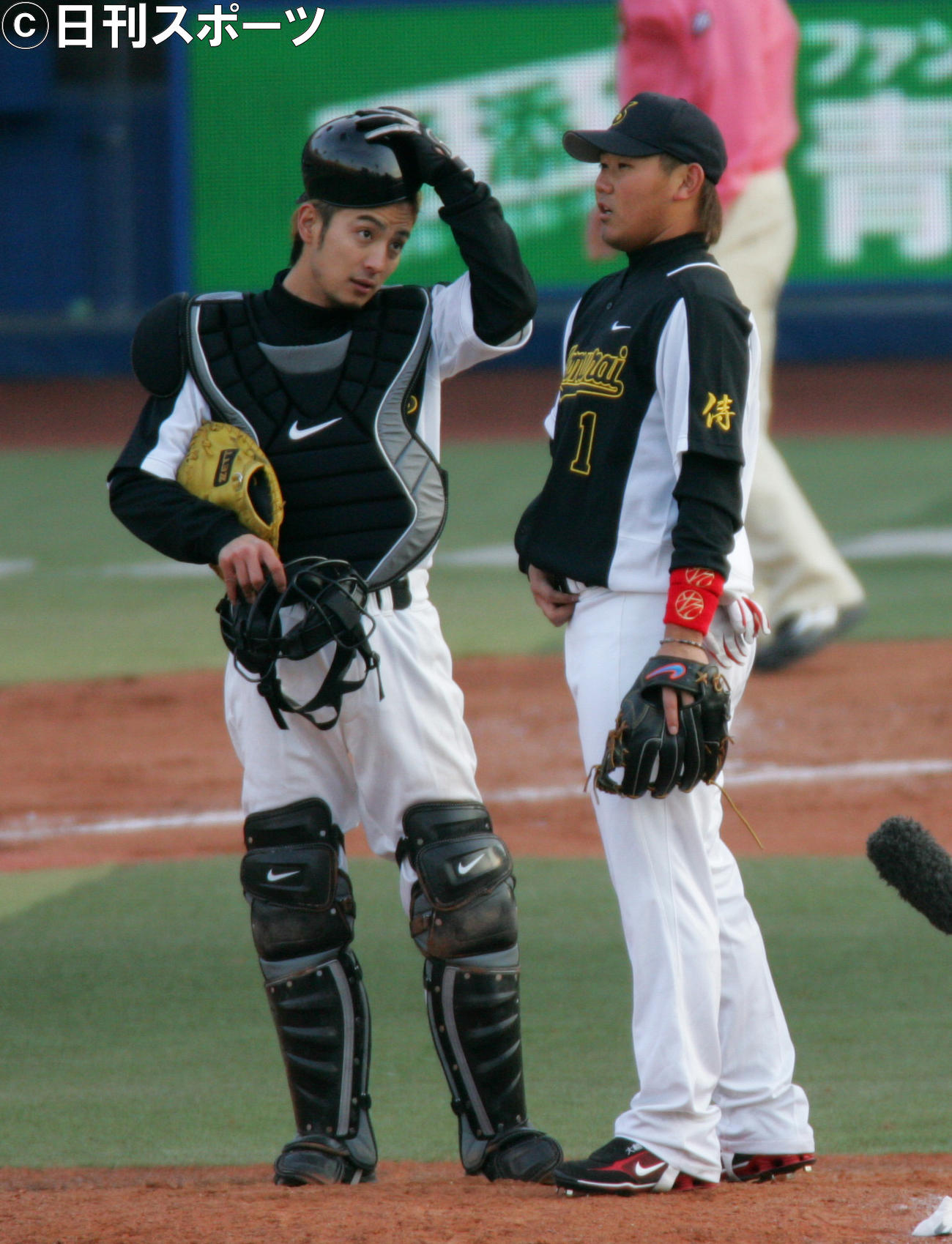 上地雄輔（左）、松坂大輔氏（2008年1月撮影）